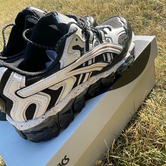 ASICS Gel Nandi 360. Black and White. Women’s size 6.5. - Picture 2 of 5